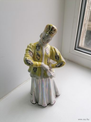 Статуэтка плясунья - Лебедушка, Дулево