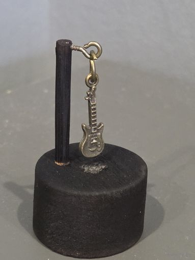 Гитара бронза