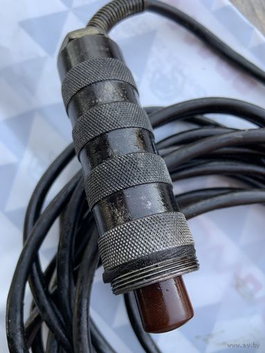 Супер  изготовленная  из  прочнейшего  титанового  сплава РИФЛЁНАЯ ручка с кнопкой пуска сброса  грузовой  тележки с ИЛ-76!!!