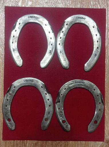 Подковы лошадиные комплект