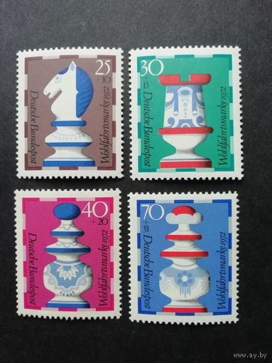 ФРГ 1972 Серия из четырех марок "Благотворительный выпуск. Фаянсовые шахматные фигуры 19 века" (чистые**) Мi.742-745 каталог 4.00 евро