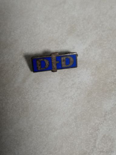 Фрачный знак. DFD. Демократический союз женщин. ГДР.