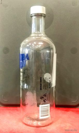 Бутылка от Водки ABSOLUT * АБСОЛЮТ * Швеция * с Пробкой * объём 1 литр * высота 28 см * диаметр 8.5 см * (1)