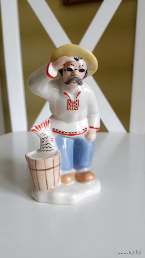 Статуэтка рыбак Полоное , отличное состояние, раннее клеймо