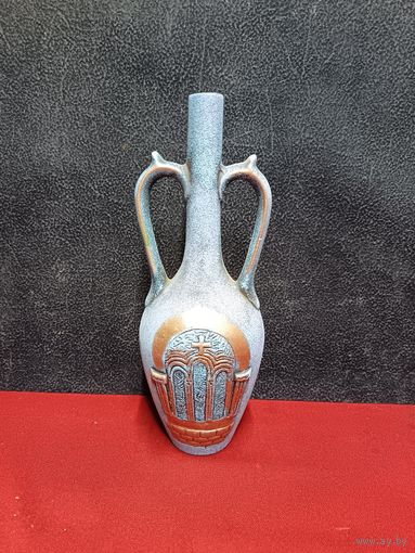 С рубля без мц. ваза-амфора. европа.  высота 32см. диам. 11см.