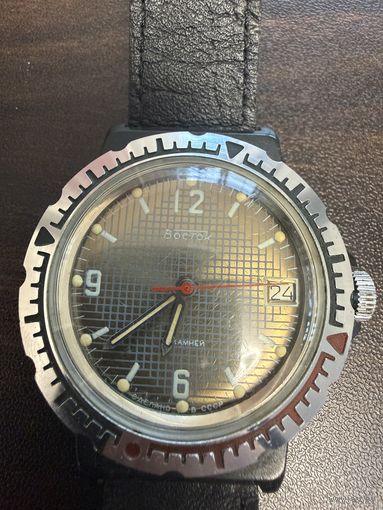 Часы Восток пластиковый корпус