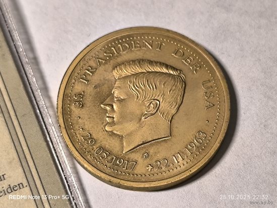 Памятная медаль Кеннеди в Берлине John F. Kennedy