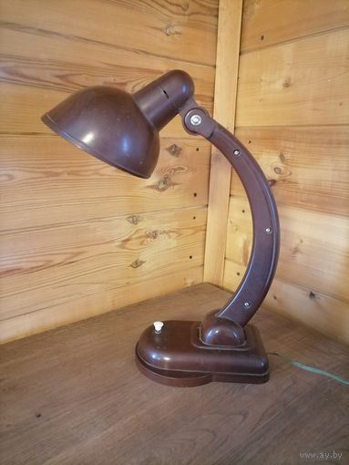 Настольная лампа. Старенькая.