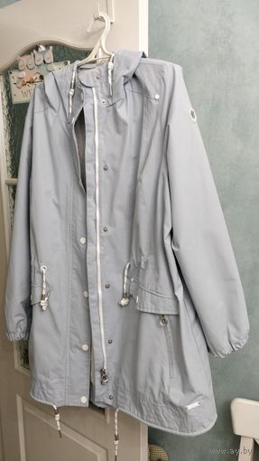 Брендовая женская куртка C&A, - размер 54