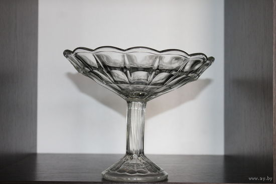 Стеклянная конфетница, из СССР.