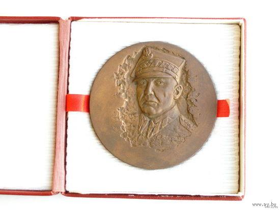 Медаль генерал Кароль Сверчевский (Karol Swierczewski) Польша Medal Polska # M10