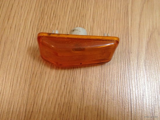 Боковой указатель поворотов ВАЗ 2104-2107