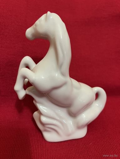 Статуэтка фарфоровая "Лошадь" (Конь)  ДФЗ