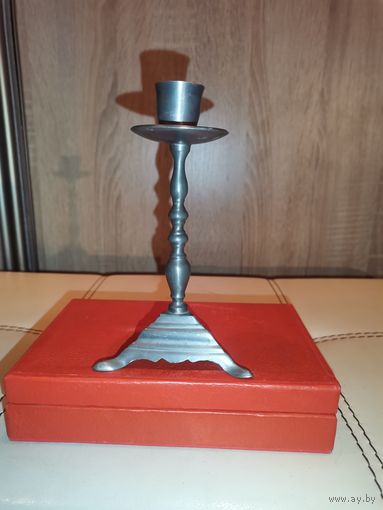 Оловянный подсвечник на одну свечу, высота 14.5 см.
