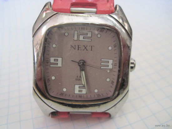 Часы NEXT 5ATM Quartz фосфорированные.
