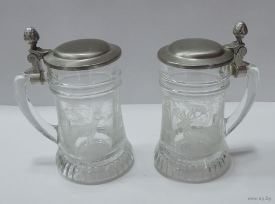 Кружечки стеклянные "Коньячные, ликёрные" (охотничий сюжет, резьба по стеклу). 70-е годы Германия. Высота 8.5 см. - 2 шт.