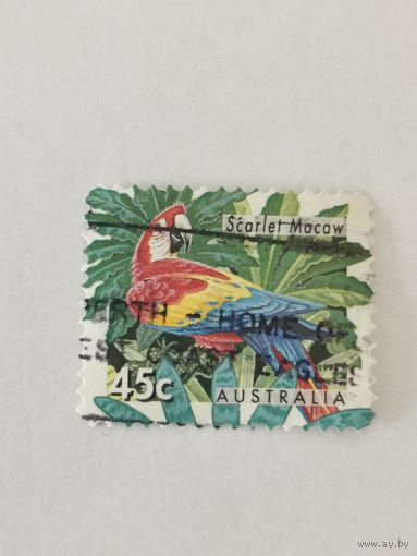 Марка из серии "Исчезающие виды" -Красный ара (Ara macao)
