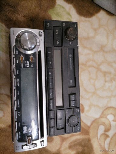 Две автомагнитолы