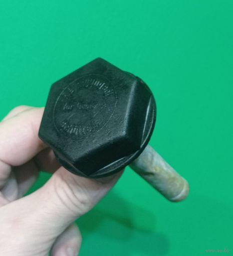 Пробка с кисточкой от Дэгазационной банки ( Вермахта)