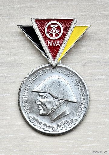 Знак резервиста, Армия ГДР