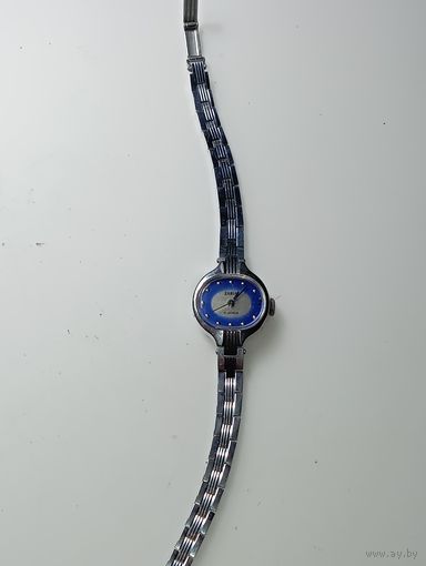 Часы механические ,  ЗАРЯ . СССР . С рубля