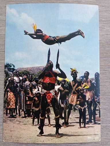 Этнография. Африка. Танец на ножах