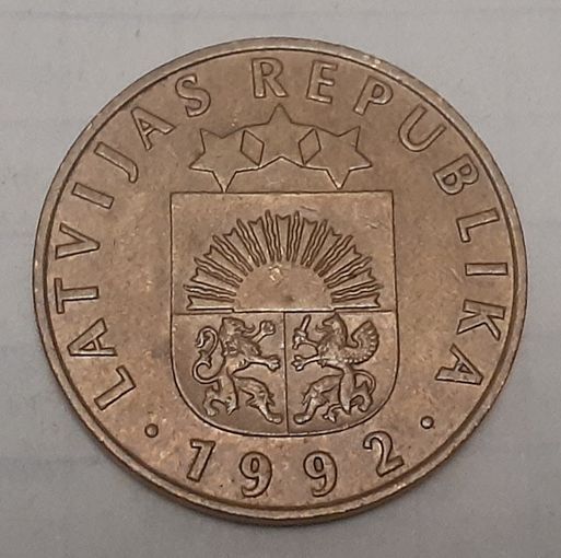 Латвия 20 сантимов, 1992 Никелевая латунь /не магнетик/ (14-19-41)