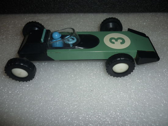 Гоночная машинка. СССР. Зелёная