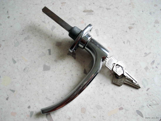 Дверная ручка с замком для защелки