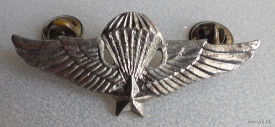 Нагрудный знак парашютиста. Вьетнам.