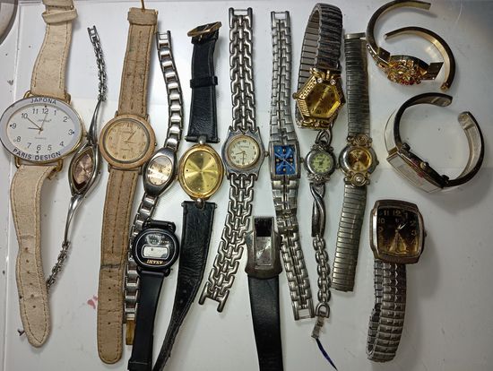 Часы 13 штук одним лотом