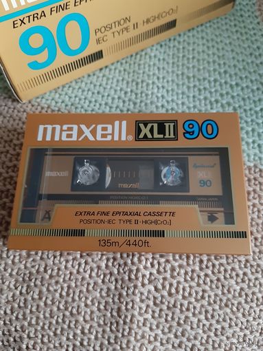 Кассета maxell XLII 90. с блока
