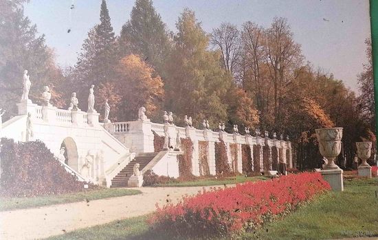 Архангельское Скульптура на балюстраде нижней террасы парка