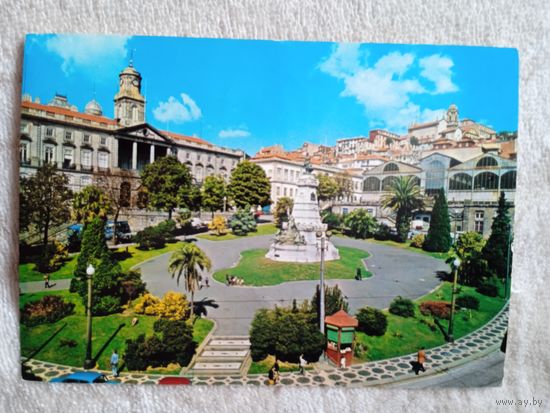 Португалия, Порто. Площадь инфанта Д. Энрике и Дворец биржи