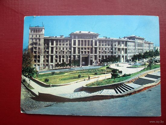 Баку. Сквер на улице Лермонтова.