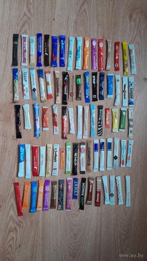 Большая коллекция сахара в пакетиках. Разные страны 156 штук без повторов.Бонус - пакетики с солью и перцем.