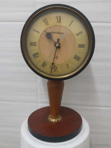 Часы настольные Янтарь