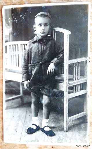 Фото мальчика. 1930-е. 8х13 см.