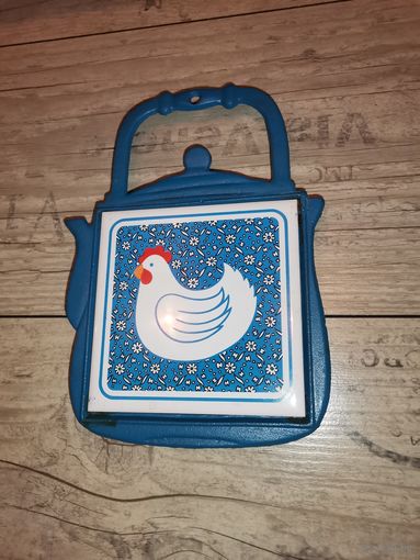 Декоративный настенный элемент, подставка под горячее "Курочка", в виде чайника.