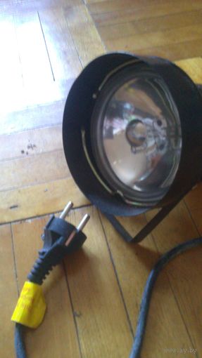 Прожектор сцен6ического освещения