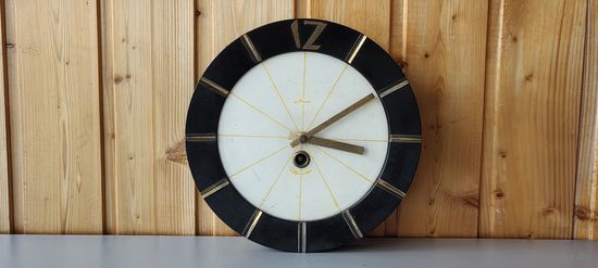 Часы настенные "Маяк"