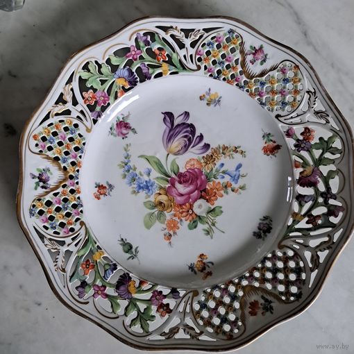 Тарелка прорезной фарфор. Живопись. Dresden. 1920 г.