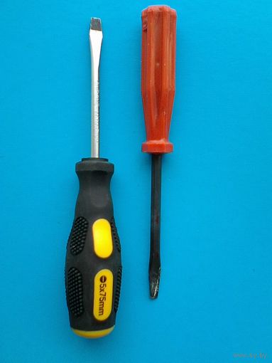 Две Отвёртки - Одним Лотом - Длина 15 и 16 см.