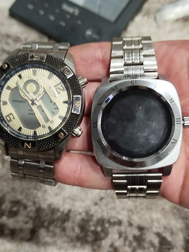 Какие то очень крупные часы,не проверялись,кнопки нажимаются,с рубля