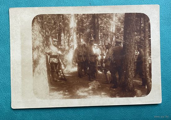 Фотооткрытка 1 Мировая война Офицер и солдаты немецкой армии пехота униформа / на позициях