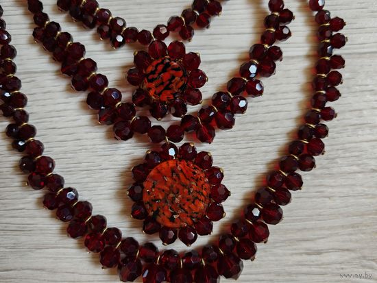 Винтажное колье  с клипсами Чехия гранатовое стекло