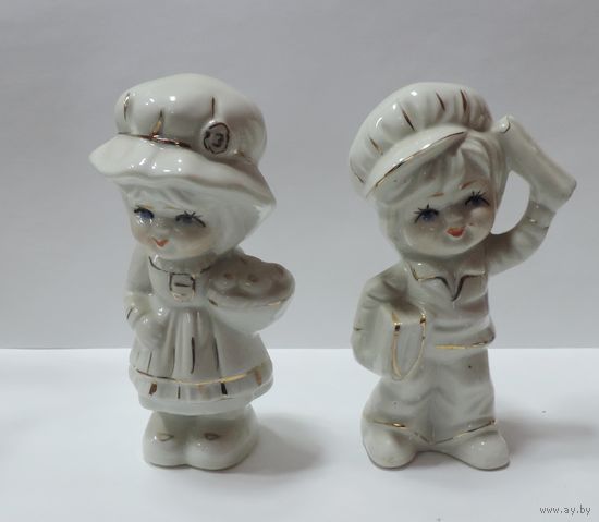 Статуэтки фарфоровые "Дети" 80-е годы Европа. Высота 11.5 см. - 2 шт.
