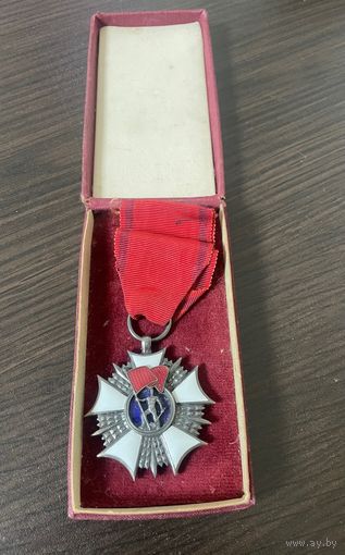 Медаль Орден Знамя Труда. 2 класс. Польша. В коробке