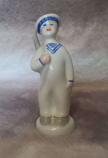 Статуэтка. Юный матрос.