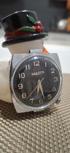 Часы Ракета